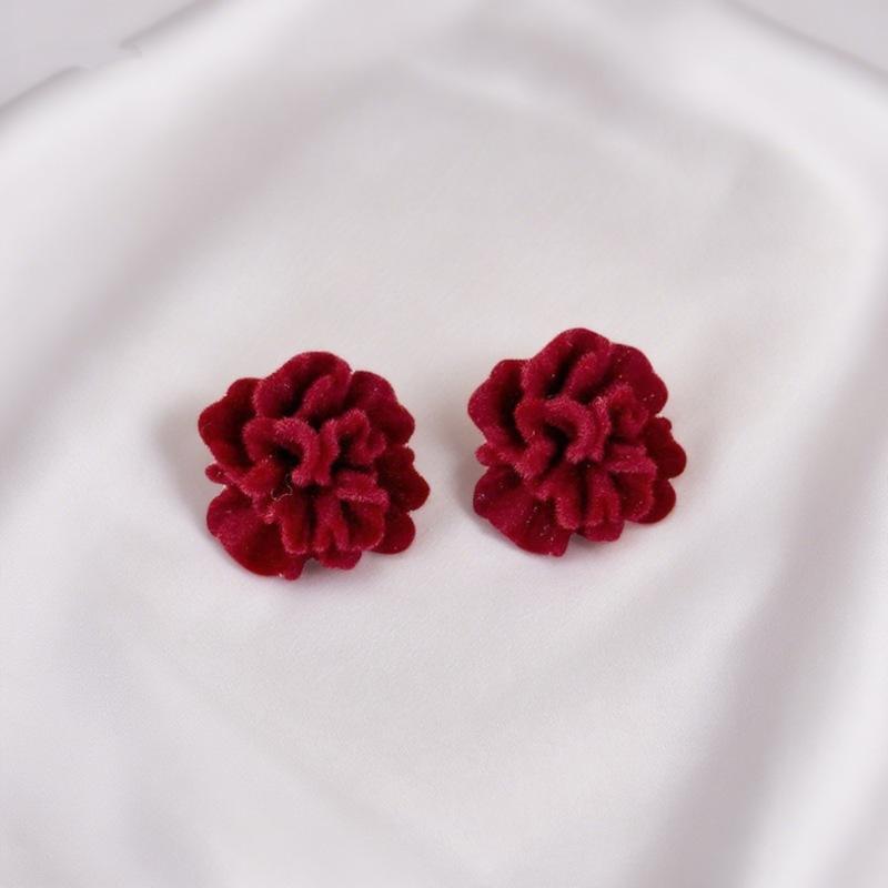 Red Retro Flocking Flower Stud Earrings Women's Fashion High-end Temperament Earrings New Exquisite Fashion Versatile Earrings