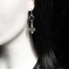 Gotisch Viktorianisch Silberfarbe Edelstahl Irisblüte Filigran Schwarzer Stein Hängeohrringe für Damen Halloween Party Schmuck