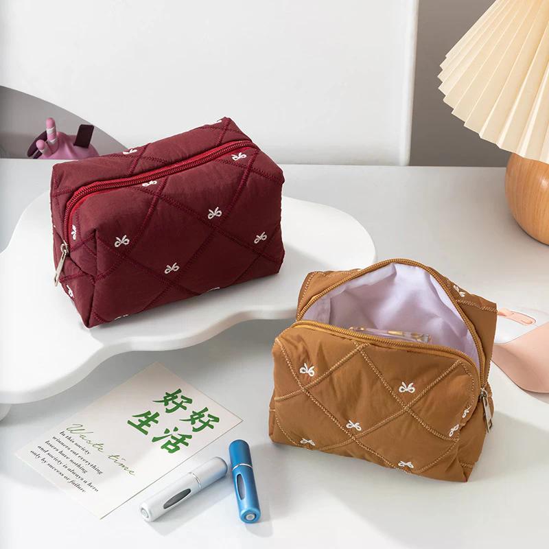Damen Süße Schleife Gesteppte Kosmetiktasche Etui Tragbar Reise Pinsel Waschen Kulturtasche Für Damen Kosmetik-Organizer Tasche