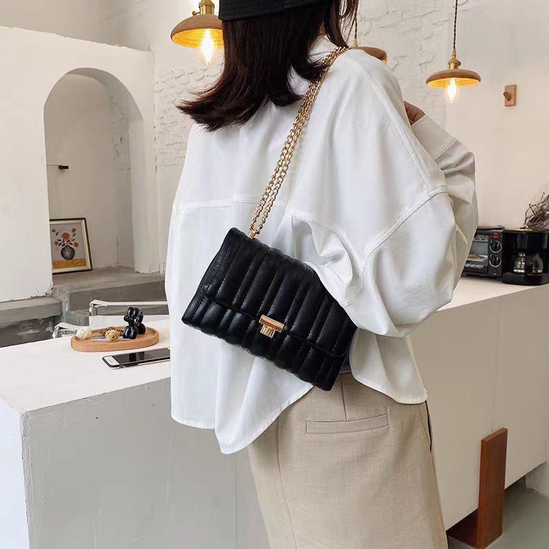 Z Family Women's Bag 2025 New Fashionable Chain Small Square Light Beige Quilted Line Mini Single Shoulder Diagonal Cross