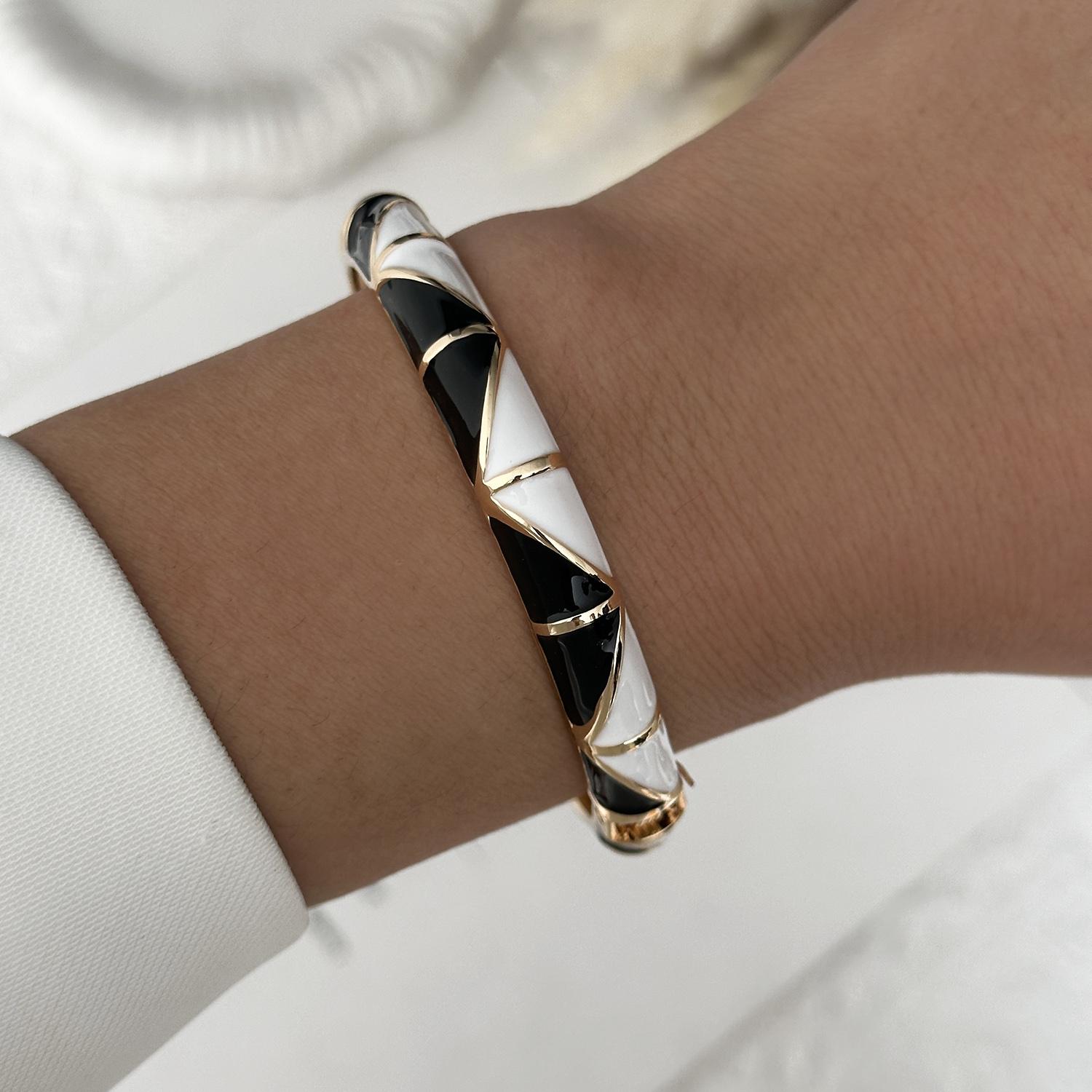 Vintage Punk Black White Enamel Bracelet for Women Gold Color Geometric Wide Chunky Wristband Bangle Party Aesthetic Jewelry