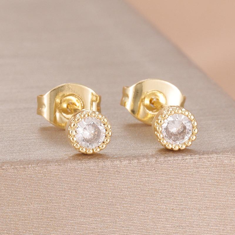 Fashion geometric zircon stud earrings, stars, moon, niche temperament, light luxury, high-end heart stud earrings, earrings, women