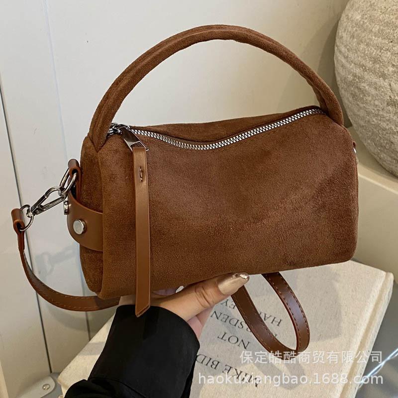 Suede bag women's autumn and winter 2025 new fashion niche design messenger bag matte retro portable pillow bag