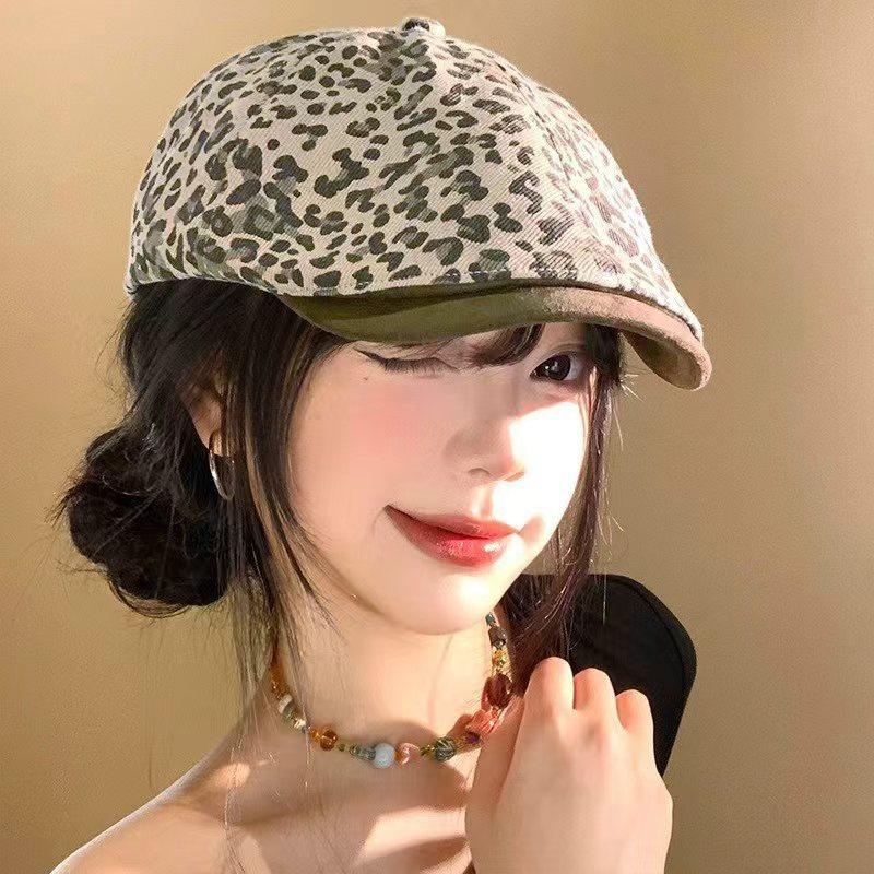 

Американская горячая девушка Леопардовый принт Передняя шляпа Весна и Осень Повседневная Универсальная шляпа Женская шляпа, подчеркивающая маленькое лицо, Шляпа-утенок, Ретро берет, Трендовая One Size
