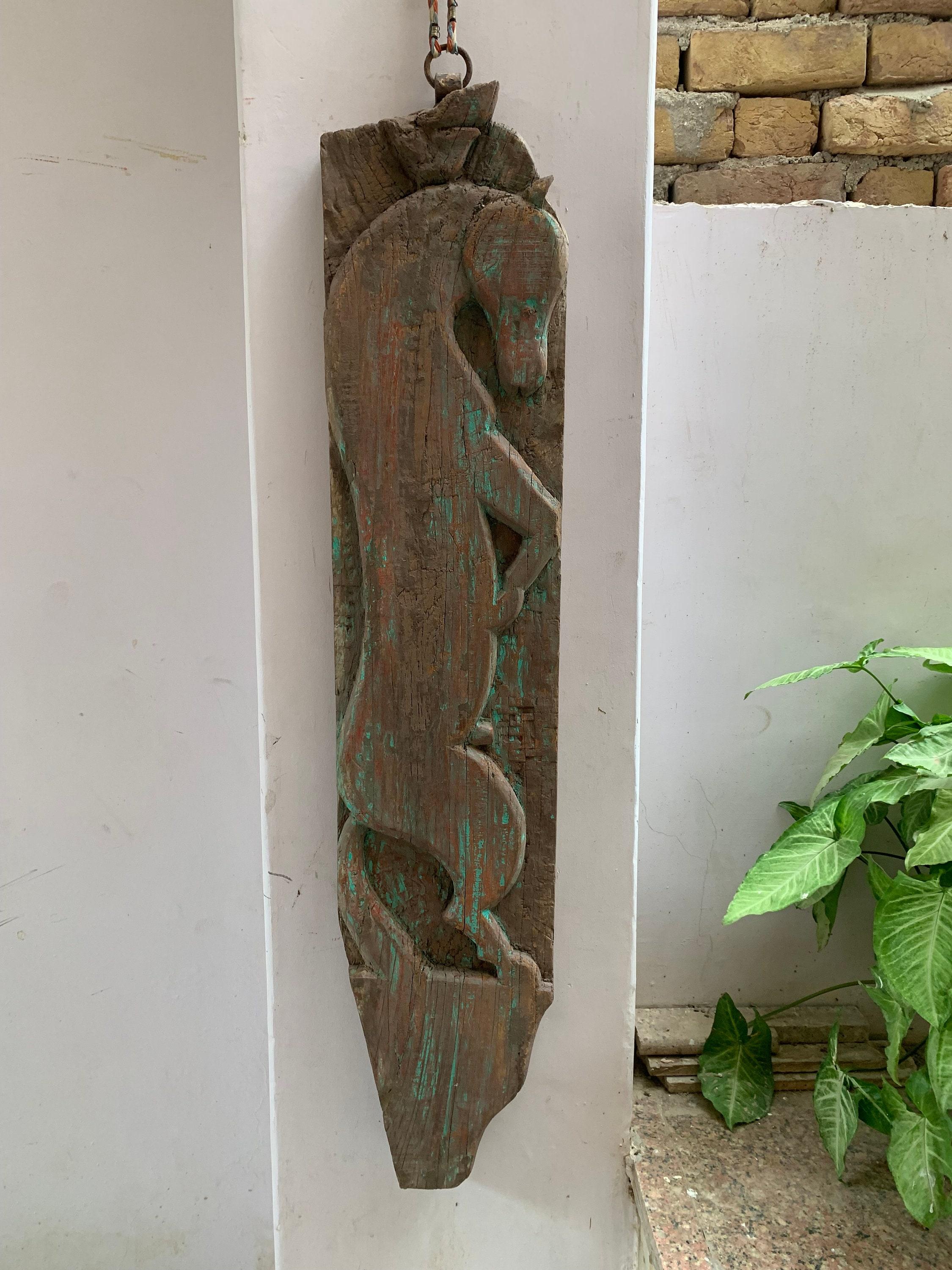 

Rustic Wood Carved Horse Wall Plaque: Antique Indian Panel 16” X 8” X 24” (l x w x h) різнокольоровий