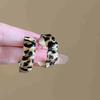 Orecchini a bottone geometrici rotondi con stampa leopardata in resina e pelle con ago d'argento moda autunno e inverno orecchini di nicchia di alta gamma da donna