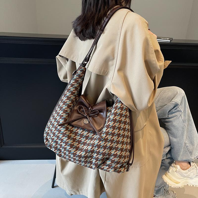 Autumn and winter large-capacity woolen women's backpack 2025 new commuter back bag messenger bag shoulder tote bag