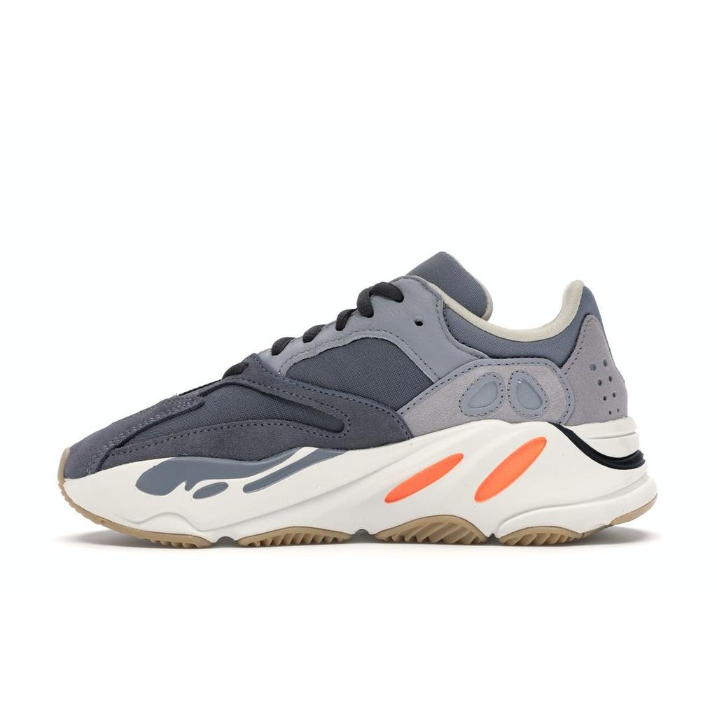 Adidas Yeezy Boost 700 Magnet Unisex Sneakers Grey FV9922
