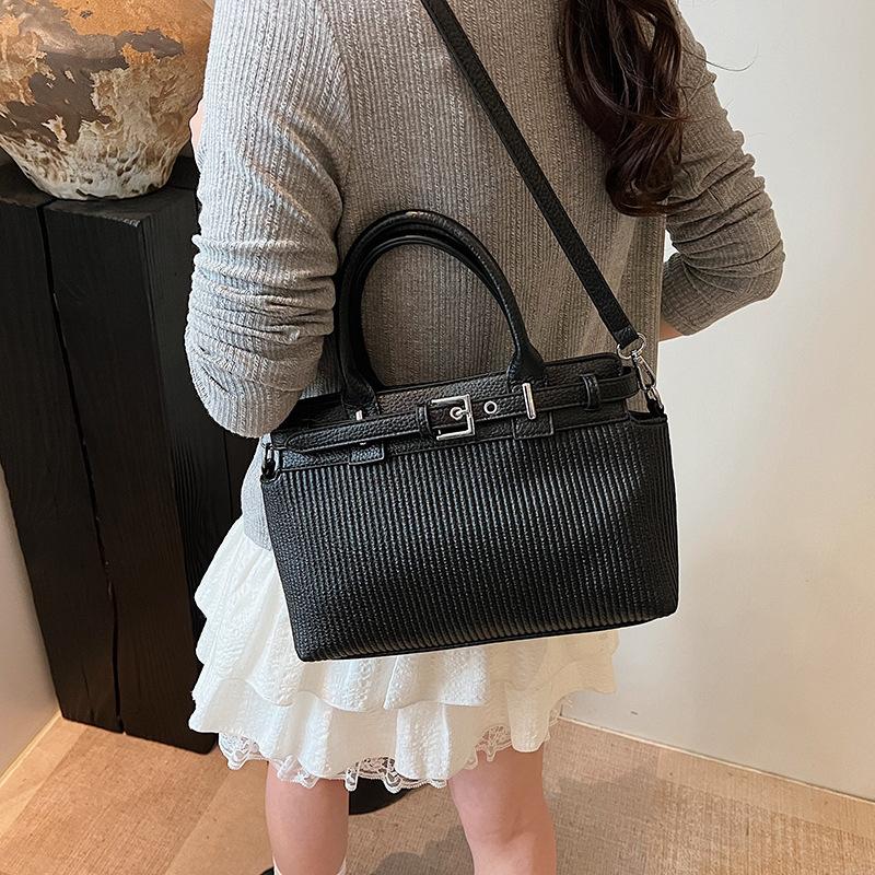 Handbag Women's New Fashionable Large-capacity Shoulder Messenger Bag Women