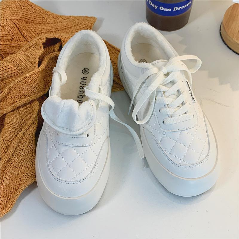 Зимняя женская вулканизированная обувь плюшевые теплые парусиновые кроссовки с решеткой женские дизайнерские брендовые повседневные белые туфли на плоской платформе скейтборд 35 белый 2943₽