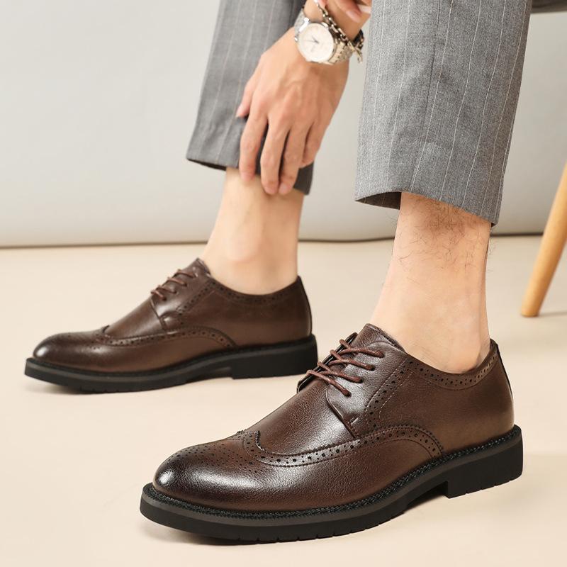 Luxury Leather Brogue Mens Flats Shoes Casual British Style Men's Oxfords Fashion Brand Dress Shoes for Man Furry Zapatos Hombre