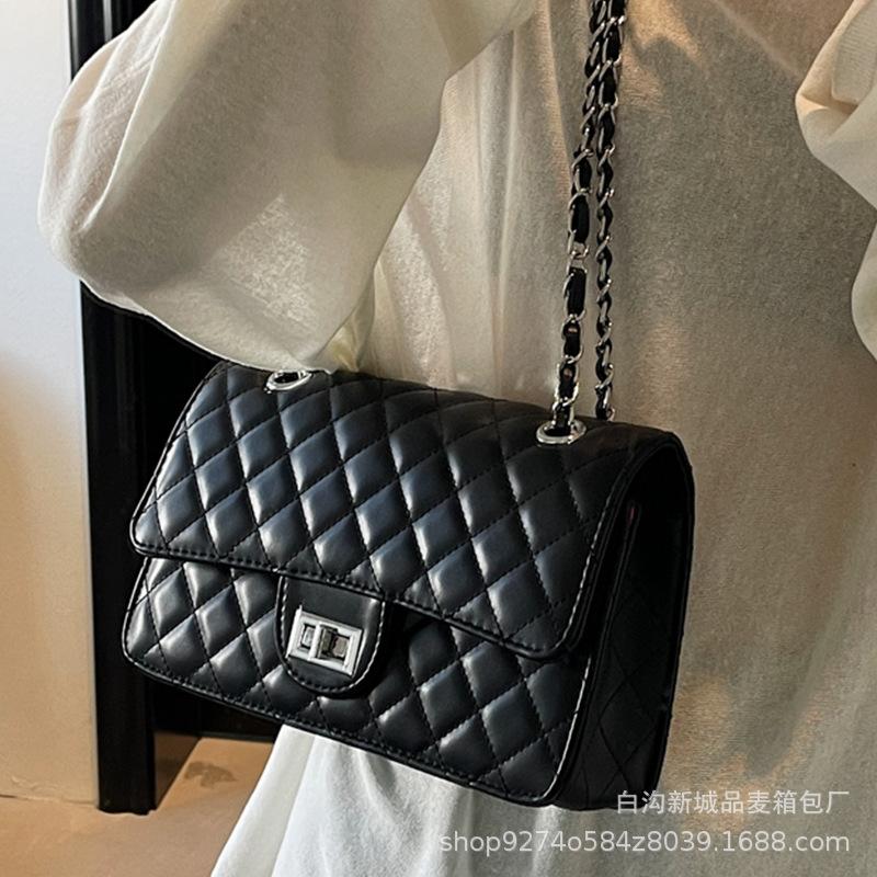 This year's popular bag 2025 autumn and winter new women's bag Internet celebrity chain messenger bag foreign style shoulder small square bag