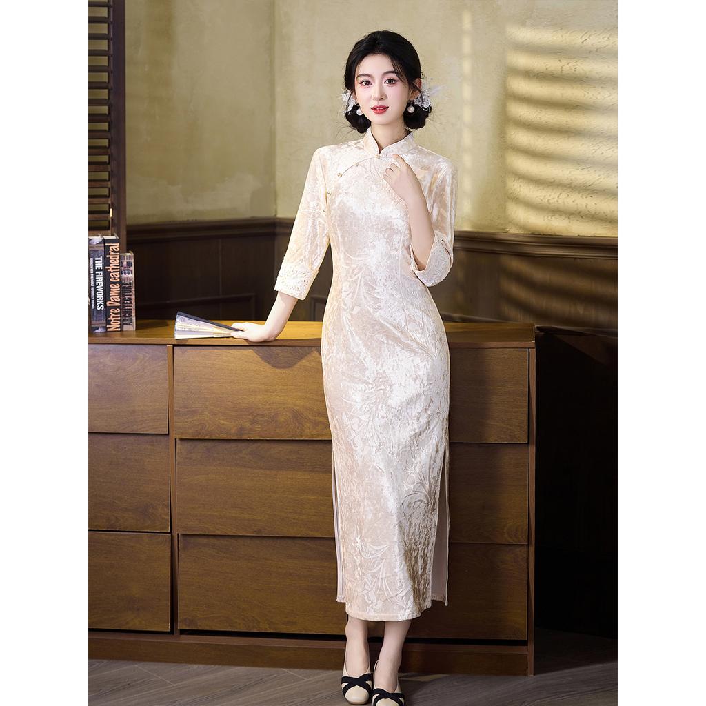 Autumn and winter retro cheongsam new Chinese suede seven-quarter sleeves improved cheongsam women can wear jacquard dresses every day