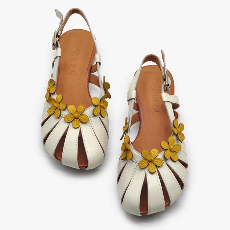 Fashion Sweet Flower Decoration Thick Bottom Sandals Women Fashion Narrow Band Back Tied Buckle Designer Shoes Summer Sexy Beach Sandals