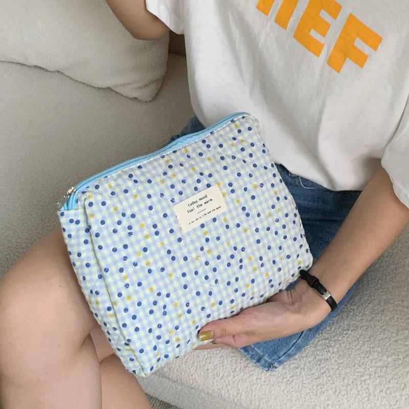 Quilted Cott Ladies Travel Storage Bag Retro Cherry Women's Cosmetic Bags Cute Design Girls Pencil Case Makeup Bag Handbags