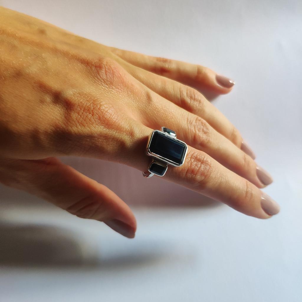 Серебряное кольцо с натуральным ониксом 7.808ct (2127468)