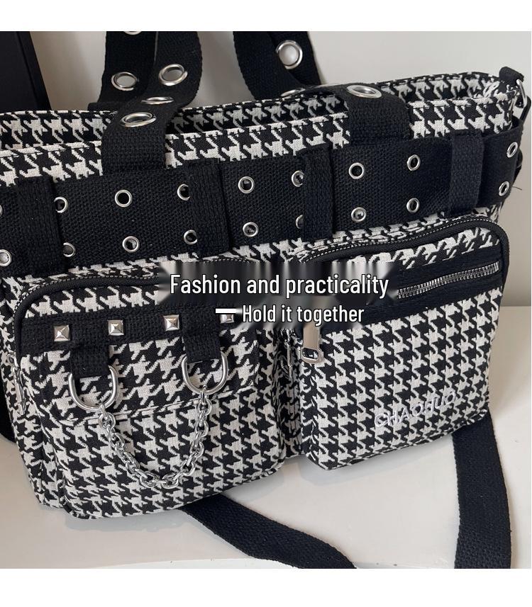 Autumn/Winter Fashion Rivet Shoulder Crossbody Bag for Women