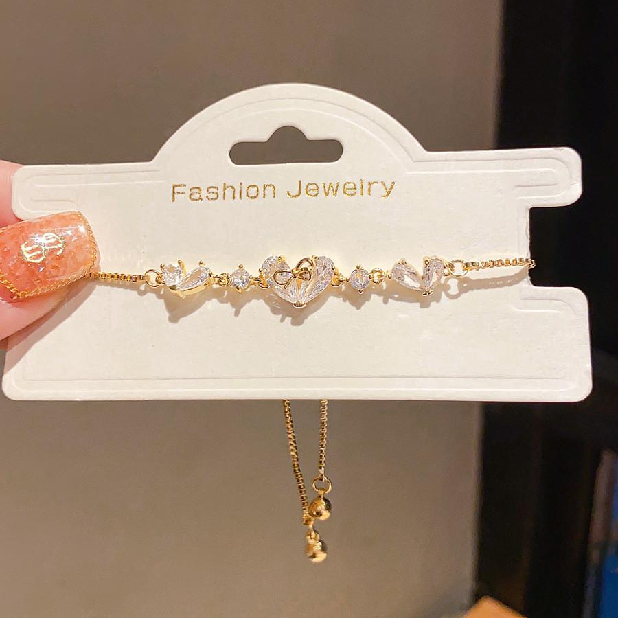 Vintage Heart Shape Jewelry Bracelet With Zirconium Plating For Women Gift Giving