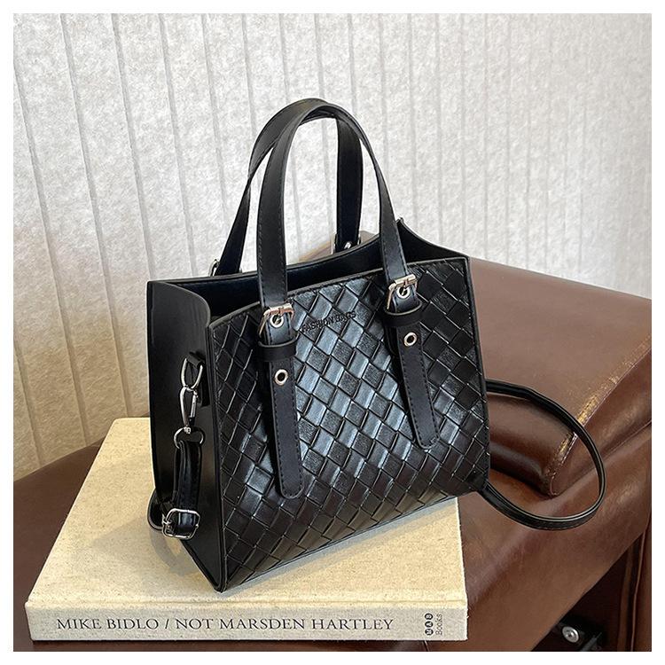 Textured Woven Pattern Solid Color Retro 2025 New Casual Simple Commuter Shoulder Crossbody Portable Small Square Bag Woman