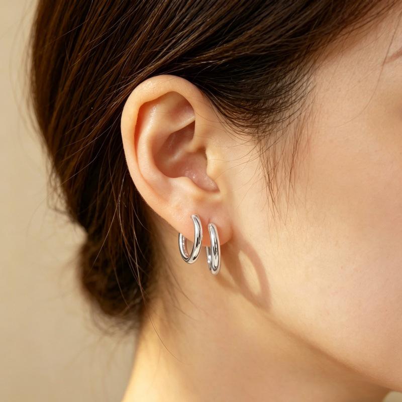 18K Gold Plated Smooth Round Hoop Earrings - Stylish, Versatile Ear Accessories