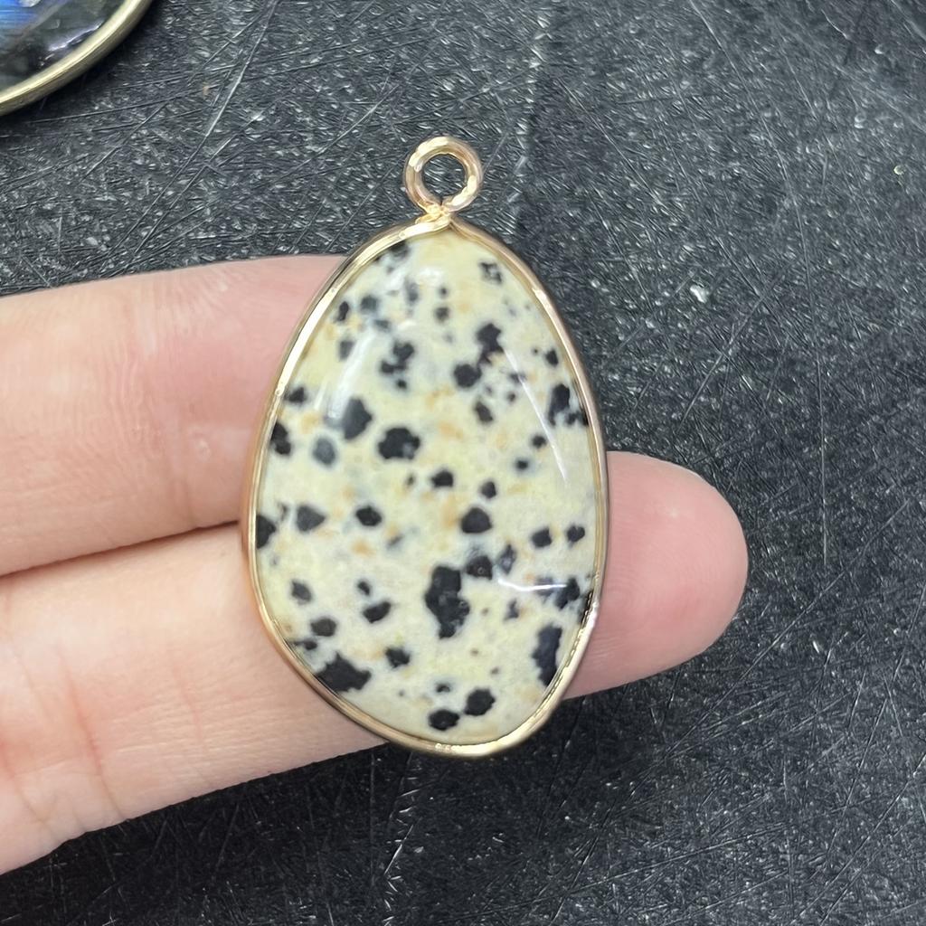 1 Stück, Energie-Naturstein-Anhänger, Böhmischer Stil Handgefertigt Unregelmäßiger Kristallachat Amethyst Jade Edelstein Anhänger für Schmuckherstellung DIY 20×35mm