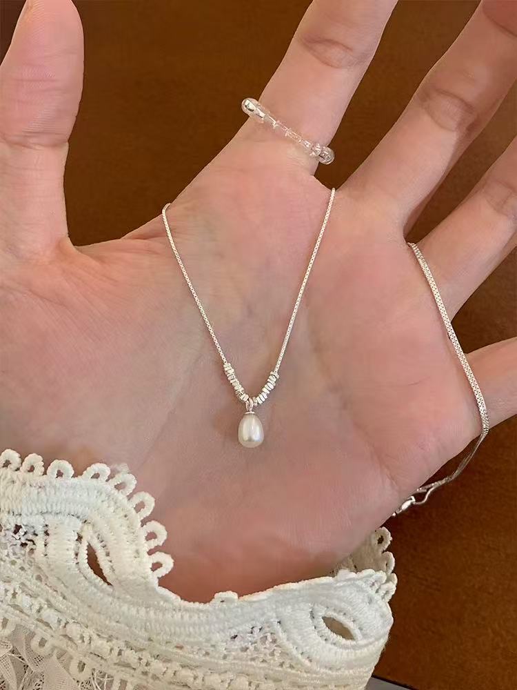 Women s Light Luxury Niche Necklace