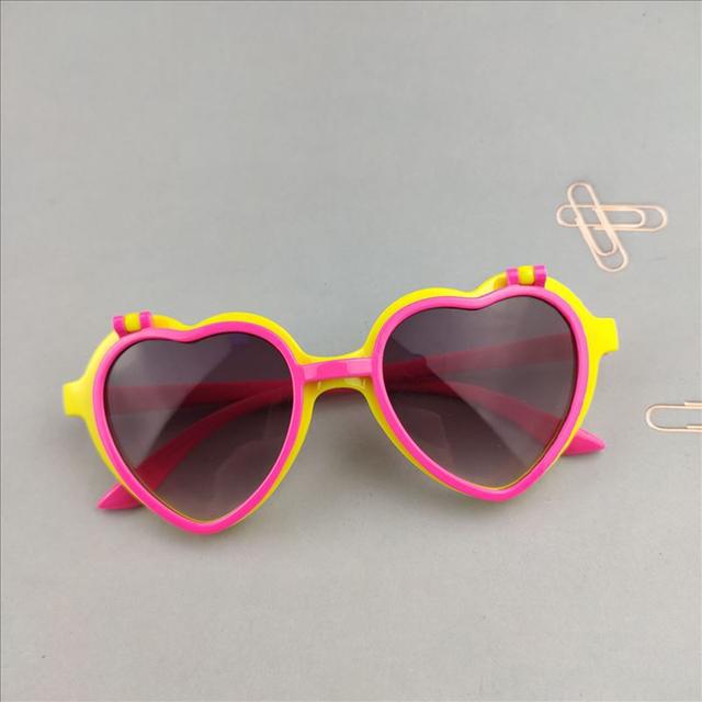 

Откидные солнцезащитные очки в форме сердца, детские уличные солнцезащитные очки, пластиковые детские солнцезащитные очки, автомобильные очки UV400