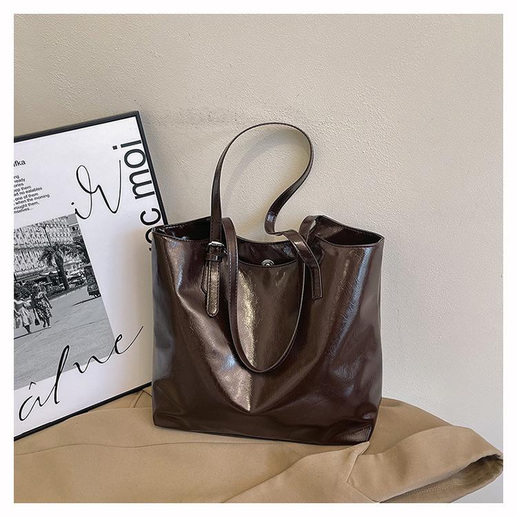 

Винтажная сумка-тоут из мягкой кожи женская большой вместимости 2025 весна высококлассная женская сумка простая рабочая сумка через плечо для поездок на работу