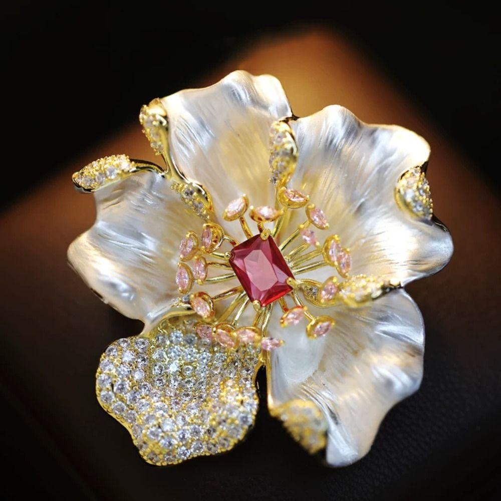 Elegant French Vintage Metal Pins Exquisite Suit Jacket Brooch Luxury Flower Brooch Pins Party