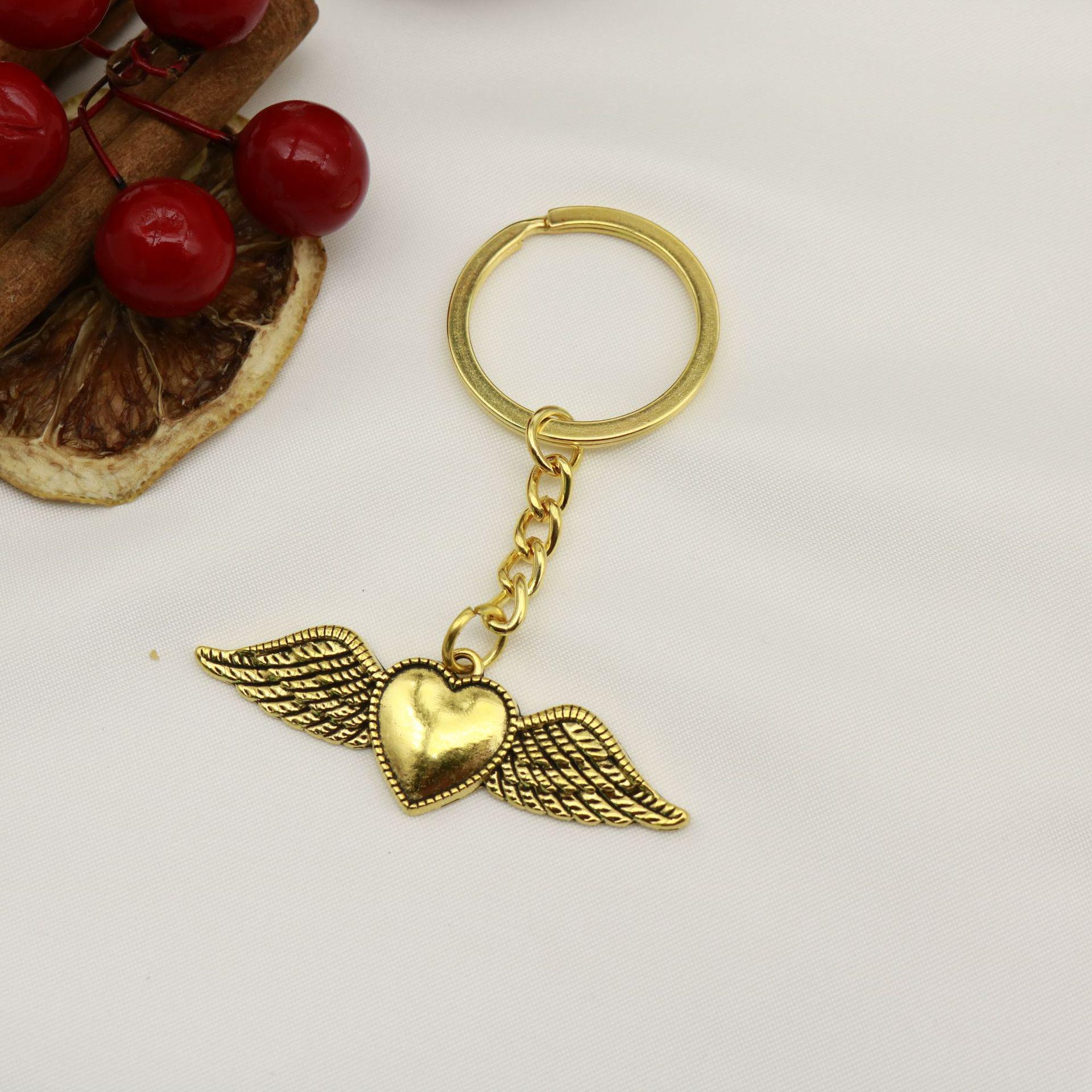 Hot Selling Simple Heart Wings Keychain Pendant