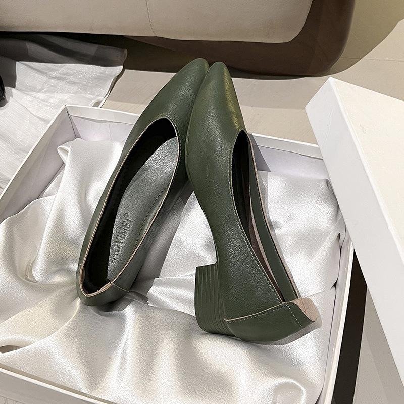 Leather single shoes thick heel 2025 new versatile fairy wind ladyshoes shallow mouth middle heel size women's shoes grandma shoes versatile