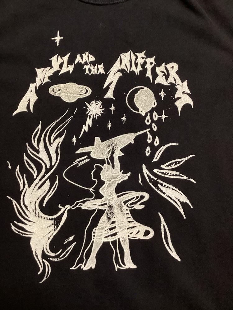 

Amyl And The Sniffers 2022 Tour Shirt Size L Black 2 Sided Unisex T-Shirt L