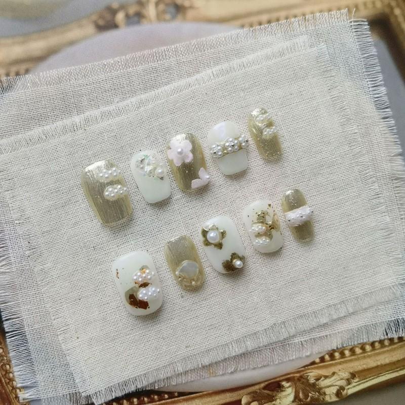 Short Press-On Nails With Hand-Painted Cute Cat Eye Design Ins Style Wearable Nail Tips Women