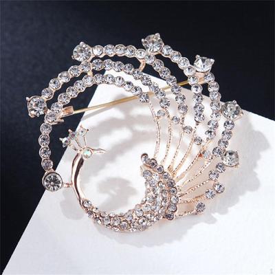 Elegant Peacock Brooch Pin with Sparkling Rhinestones for Women's Fashion Accessories