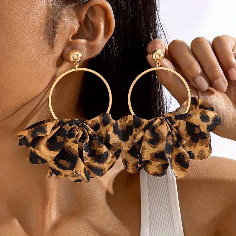 Retro Leopard Print Fabric Drop Earrings for Women Exaggerated Black Crystal Geometric Circle Petal Pendant Earring Gift