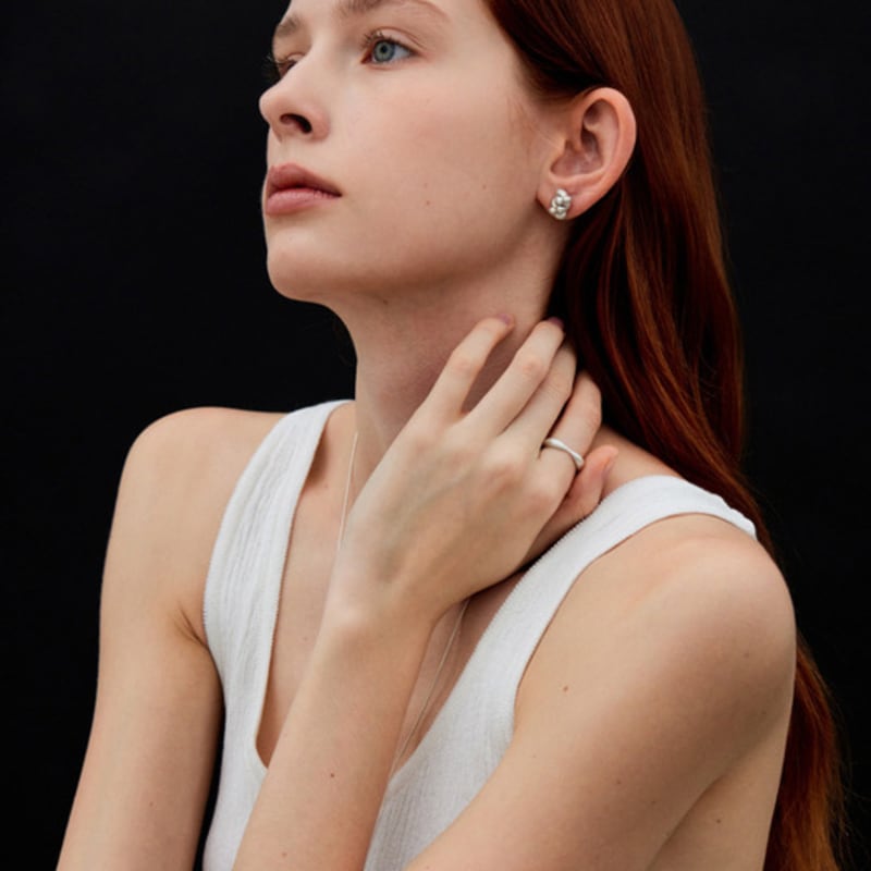 

onill 05-11 Embrace (Earring) Glossy