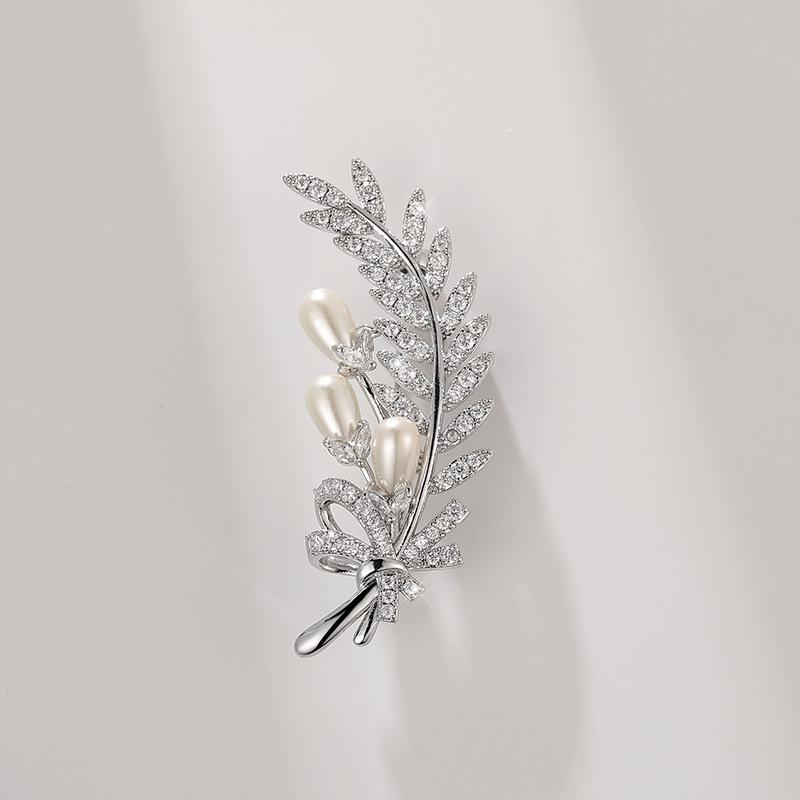 Luxury Japanese Wheat Ear Freshwater Pearl & Zircon Brooch Pin