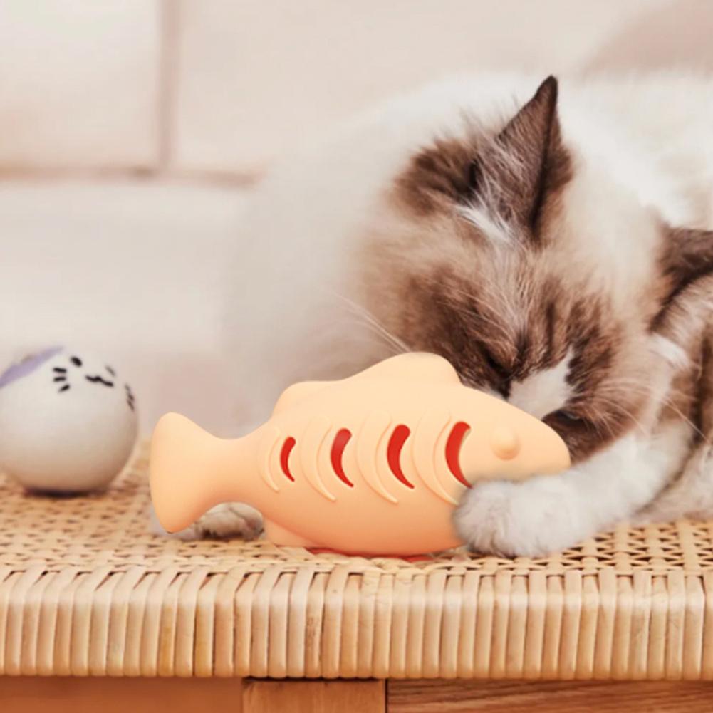 Cat Feeding Toy For Fun Cat Hunting Toy 11.86*4.72*5.7cm Cat Food Dispenser Fish-shaped Design Food-safe Silicone Material