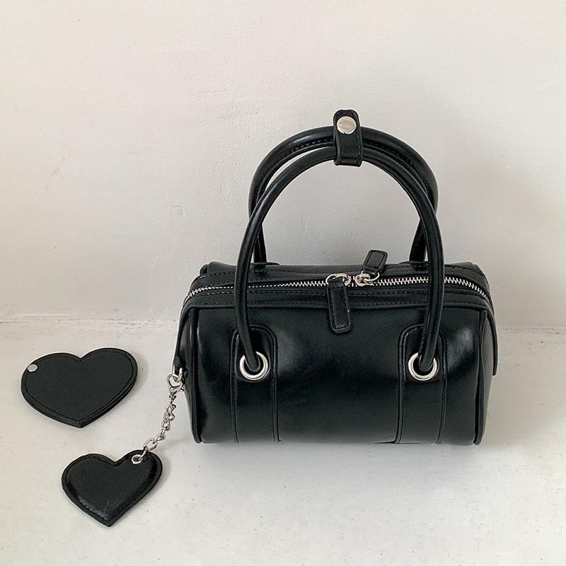 2024 New Korean Style Personalized Women s Bag Cross-body High-end Caring Pendant Commuter Portable Bowling чёрный