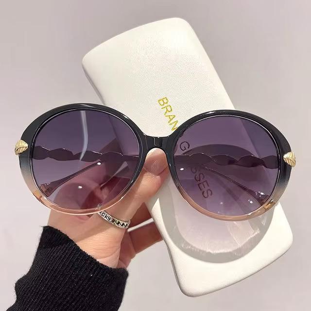 INS Vintage Round Frame Sunglasses Gradient Colorful Trendy Glasses Women Eyewear Luxury Brand Designer Shades Use Comfortable