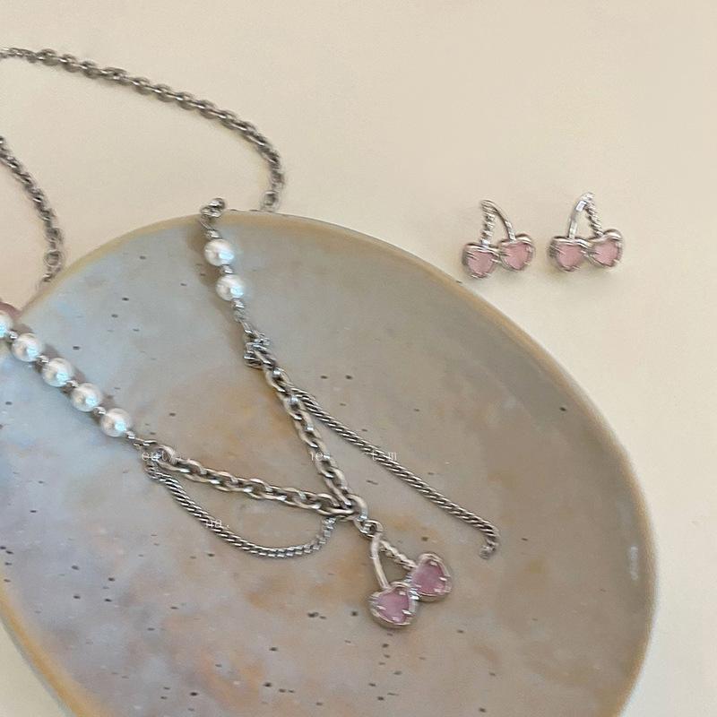 Original Pearl Metal Splicing Necklace Female Ins Sweet Cool Style Spice Girl Light Luxury Niche Design Collarbone Chain