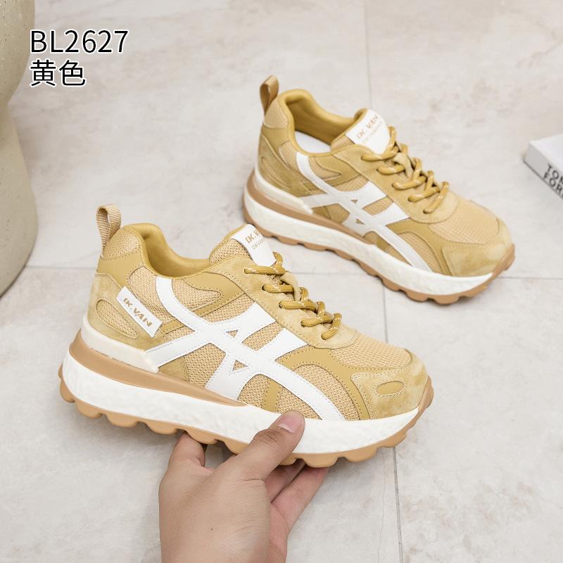 Casual moral training shoes New in spring and autumn New heightened platform, light and comfortable leather Forrest Gump shoes