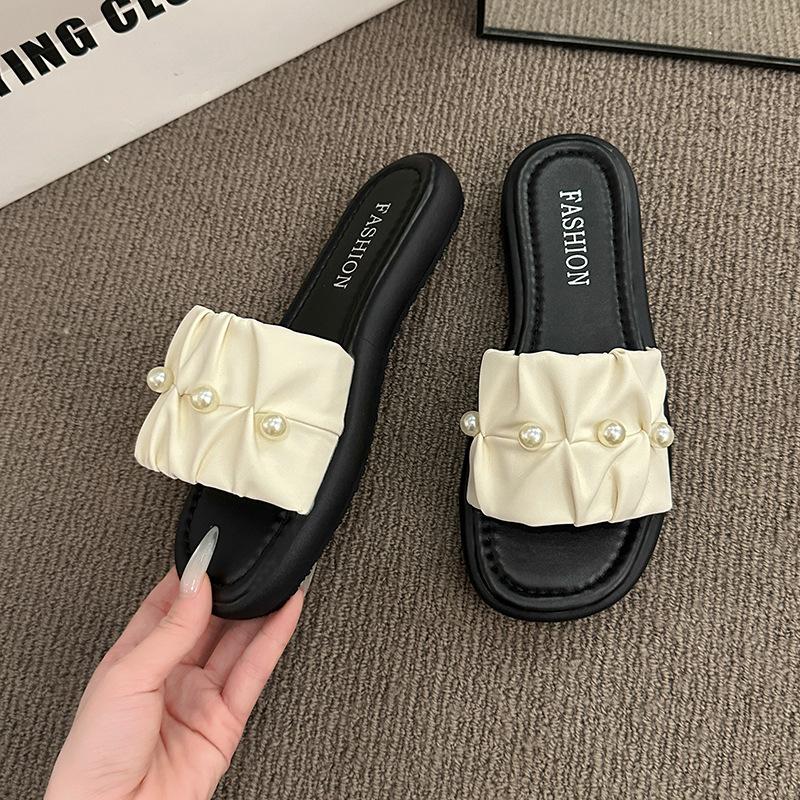 Slippers women's summer wear 2025 new fashion thick-bottomed muffin sandals Internet celebrity super fire beach folds