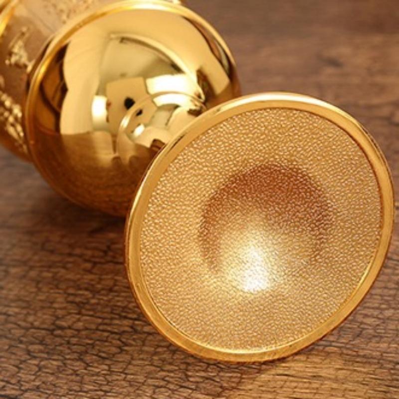 Vintage Goblet Cup, Alloy Light Luxury Relief Vodka Glass, European Portable Mini Drinking Tumbler, Gift Home Decoration, 1pcs