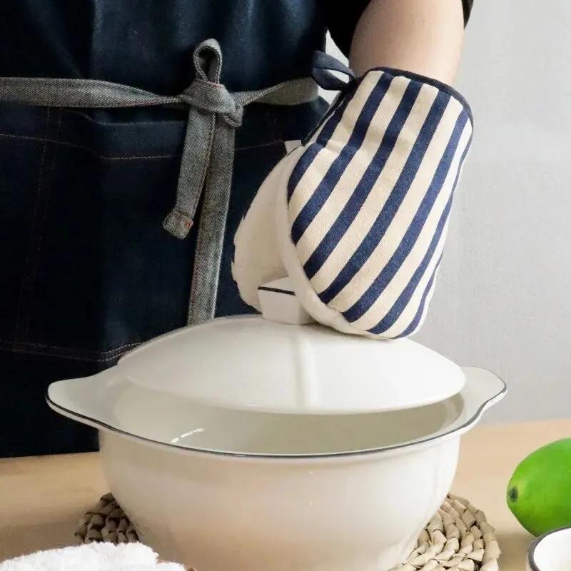Style Polka Dot Heat-Resistant Oven Mitts for Home Use,Japanese Microwave Safe Gloves  kitchen gloves  heat resistant gloves