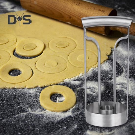 Pineapple Peeler Corer Cutter Tool Stainless Steel Fruit Slicer Lightweight Kitchen Gadget for Home Picnics Parties Travel