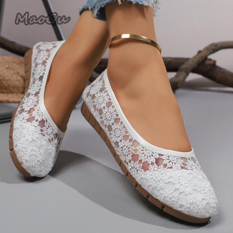 Fashion Summer Lace Hollow Flat Shoes White Low Top Casual Shoes for Women Breathable Mesh Slip-On Sneakers Size 36 43 Ballet Loafers