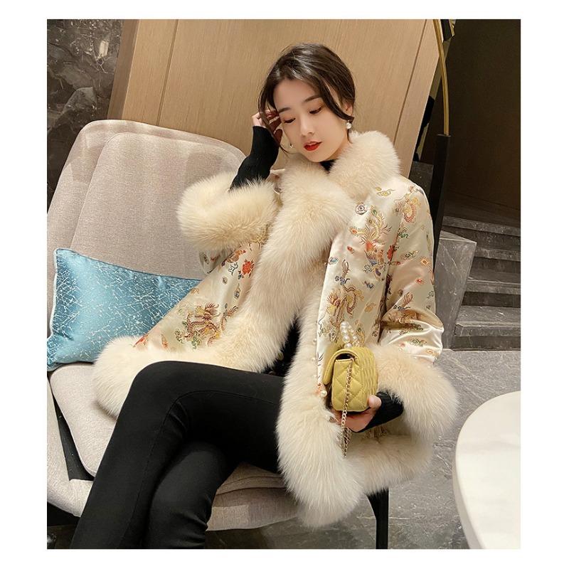 

New imitation fox fur cape fur coat women s medium Tang style bead coat winter S 80-52.5 kg