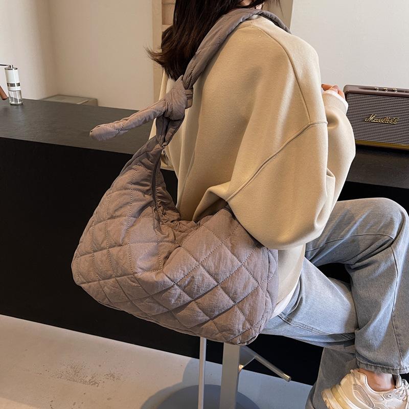 Trendy Fashion Rhombus Casual Messenger Bag Women's New Simple Cotton Clothes Shoulder Bag College Student Versatile Bag