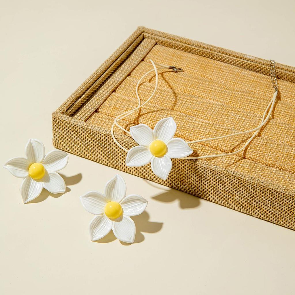 New Early Spring Flower Earnail Women's Fashion Necklace Set, Versatile and Niche Charm Jewelry Set